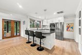 https://images.listonce.com.au/custom/160x/listings/11-sheldon-avenue-mooroolbark-vic-3138/589/01980589_img_04.jpg?a_CLN44mxRw