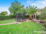 https://images.listonce.com.au/custom/160x/listings/11-sheldon-avenue-mooroolbark-vic-3138/999/01524999_img_16.jpg?_1iq4DcaDEQ