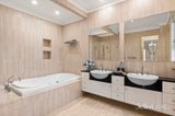 https://images.listonce.com.au/custom/160x/listings/11-smiths-road-templestowe-vic-3106/416/01948416_img_09.jpg?8QG12i2jhbc