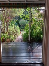 https://images.listonce.com.au/custom/160x/listings/11-stanley-street-brunswick-vic-3056/237/01985237_img_05.jpg?5rypSdGL6yM
