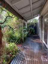 https://images.listonce.com.au/custom/160x/listings/11-stanley-street-brunswick-vic-3056/237/01985237_img_06.jpg?zEnukgV_DMk