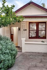 https://images.listonce.com.au/custom/160x/listings/11-station-street-brunswick-east-vic-3057/875/01550875_img_18.jpg?Cha5vh5F4W8