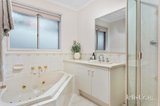 https://images.listonce.com.au/custom/160x/listings/11-tara-court-yallambie-vic-3085/041/01783041_img_09.jpg?P6MCDYi-kxc