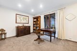 https://images.listonce.com.au/custom/160x/listings/11-tavistock-court-croydon-hills-vic-3136/526/01256526_img_09.jpg?74HZnTL922o