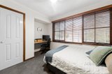 https://images.listonce.com.au/custom/160x/listings/11-tavistock-court-croydon-hills-vic-3136/526/01256526_img_11.jpg?rcYwwJ9ciz0