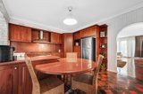 https://images.listonce.com.au/custom/160x/listings/11-viewbank-road-mount-waverley-vic-3149/537/00638537_img_04.jpg?z1ClJHhOB8w