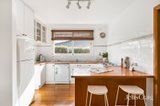 https://images.listonce.com.au/custom/160x/listings/11-wall-street-beaumaris-vic-3193/123/01981123_img_08.jpg?YCfuKv1Sm0E