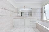 https://images.listonce.com.au/custom/160x/listings/11-walnut-road-balwyn-north-vic-3104/019/01685019_img_09.jpg?KgpGvH_ykzo