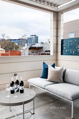 https://images.listonce.com.au/custom/160x/listings/11-warwick-street-north-melbourne-vic-3051/197/01108197_img_12.jpg?qkMzCOQdb9Y