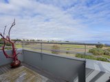 https://images.listonce.com.au/custom/160x/listings/11-watersedge-williamstown-vic-3016/774/01202774_img_08.jpg?KL3LymJFwBM