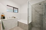 https://images.listonce.com.au/custom/160x/listings/11-waycott-way-mount-evelyn-vic-3796/817/01717817_img_16.jpg?m4cxTgxPxCo