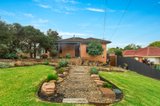 https://images.listonce.com.au/custom/160x/listings/11-winifred-road-mooroolbark-vic-3138/998/01859998_img_05.jpg?gKHP_hkoHoo