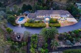 https://images.listonce.com.au/custom/160x/listings/11-woodfull-road-lower-plenty-vic-3093/623/01724623_img_29.jpg?NRDG-BMnbZ0