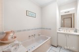 https://images.listonce.com.au/custom/160x/listings/11-yering-place-chirnside-park-vic-3116/405/01900405_img_11.jpg?lAcrVfFoi-w