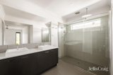 https://images.listonce.com.au/custom/160x/listings/11-zenith-road-beveridge-vic-3753/954/01987954_img_06.jpg?VcXEPkWTmfM