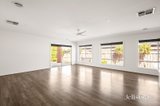 https://images.listonce.com.au/custom/160x/listings/11-zenith-road-beveridge-vic-3753/954/01987954_img_09.jpg?pNngUcsQ6uU