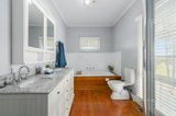 https://images.listonce.com.au/custom/160x/listings/110-sunset-drive-chirnside-park-vic-3116/785/01159785_img_09.jpg?RnXMKWa4NC4