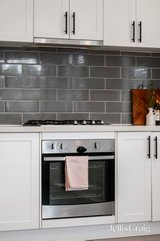 https://images.listonce.com.au/custom/160x/listings/110-victoria-road-lilydale-vic-3140/168/01772168_img_05.jpg?SFJ0QAnuvnw