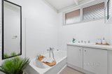 https://images.listonce.com.au/custom/160x/listings/110-weeroona-street-rye-vic-3941/359/00997359_img_08.jpg?S3LWmaYQQxM