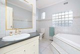 https://images.listonce.com.au/custom/160x/listings/1101-strabane-avenue-balwyn-vic-3103/578/01681578_img_08.jpg?GG109y_m8_A