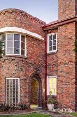 https://images.listonce.com.au/custom/160x/listings/1104-esplanade-williamstown-vic-3016/239/01891239_img_20.jpg?WxwLVlqjrh8