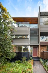 https://images.listonce.com.au/custom/160x/listings/1105-crown-street-richmond-vic-3121/363/01705363_img_03.jpg?Cz-TiA9j46E