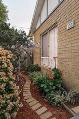 https://images.listonce.com.au/custom/160x/listings/1106-arthur-street-fairfield-vic-3078/156/00700156_img_09.jpg?D0B_ojF9MVI