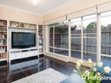 https://images.listonce.com.au/custom/160x/listings/1107-mount-view-parade-croydon-vic-3136/489/01526489_img_03.jpg?0YIS3aufqdk