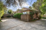 https://images.listonce.com.au/custom/160x/listings/11077-toorak-road-camberwell-vic-3124/179/01991179_img_06.jpg?aDz7Su5Z3Vw