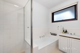 https://images.listonce.com.au/custom/160x/listings/111-davy-lane-forest-hill-vic-3131/058/01928058_img_10.jpg?0Qoy3k7iLHw