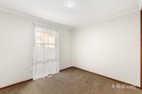 https://images.listonce.com.au/custom/160x/listings/111-fahey-crescent-yallambie-vic-3085/117/01818117_img_11.jpg?lTLC4CSj7R4