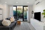 https://images.listonce.com.au/custom/160x/listings/111-leslie-street-richmond-vic-3121/162/01169162_img_03.jpg?pcM2nNl63-Q