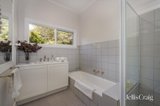 https://images.listonce.com.au/custom/160x/listings/111-muntzs-road-woodend-vic-3442/060/01815060_img_11.jpg?dm3NT3hpoZs