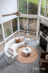 https://images.listonce.com.au/custom/160x/listings/111-station-street-carlton-vic-3053/570/01932570_img_03.jpg?JLA99PdT-bQ