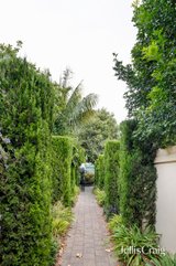 https://images.listonce.com.au/custom/160x/listings/111-station-street-carlton-vic-3053/570/01932570_img_13.jpg?r0IvorflDPs