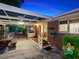 https://images.listonce.com.au/custom/160x/listings/11100-hull-road-croydon-vic-3136/590/01525590_img_15.jpg?nDmQ1v9nuck