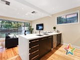 https://images.listonce.com.au/custom/160x/listings/112-moore-avenue-croydon-vic-3136/533/01525533_img_05.jpg?x0nOCiBc3tI