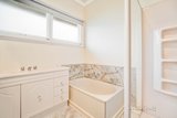 https://images.listonce.com.au/custom/160x/listings/1127-eyre-street-newington-vic-3350/936/01705936_img_07.jpg?vaf8rXD2Gds