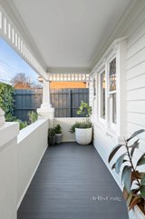 https://images.listonce.com.au/custom/160x/listings/113-arlington-street-ringwood-vic-3134/236/01556236_img_03.jpg?snJ8n2Bry2s