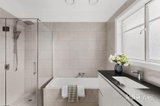 https://images.listonce.com.au/custom/160x/listings/113-banyule-road-rosanna-vic-3084/990/01982990_img_08.jpg?Hg2wqSdtEkU