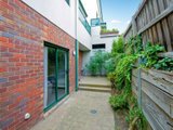 https://images.listonce.com.au/custom/160x/listings/113-oxford-street-box-hill-vic-3128/399/01743399_img_06.jpg?6LzbbFVrBHg