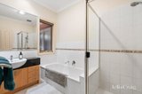 https://images.listonce.com.au/custom/160x/listings/113-st-clems-road-doncaster-east-vic-3109/722/01752722_img_06.jpg?h8I1t7X-YNE