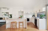 https://images.listonce.com.au/custom/160x/listings/113-waratah-avenue-mordialloc-vic-3195/886/01740886_img_05.jpg?SexozISGkok