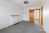 https://images.listonce.com.au/custom/160x/listings/11315-chisholm-street-black-hill-vic-3350/947/01767947_img_03.jpg?X5as3mrDMPQ