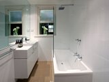 https://images.listonce.com.au/custom/160x/listings/1132-carlisle-street-st-kilda-vic-3182/766/01794766_img_09.jpg?Sr7Tg5Qd4QA