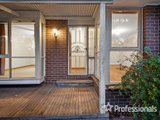 https://images.listonce.com.au/custom/160x/listings/1132-hull-road-croydon-vic-3136/651/01525651_img_02.jpg?RR6N0bzNMnE