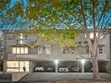https://images.listonce.com.au/custom/160x/listings/1136-grange-road-toorak-vic-3142/940/00968940_img_02.jpg?2IFIrfl79pY