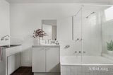 https://images.listonce.com.au/custom/160x/listings/1139-rockley-road-south-yarra-vic-3141/600/01981600_img_07.jpg?SdyfhchIGsE