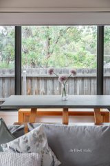 https://images.listonce.com.au/custom/160x/listings/1139-st-helena-road-greensborough-vic-3088/493/01492493_img_06.jpg?SY4SD4JnGkM
