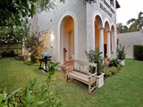 https://images.listonce.com.au/custom/160x/listings/114-beach-avenue-elwood-vic-3184/600/01794600_img_07.jpg?mUoIWuNptJk